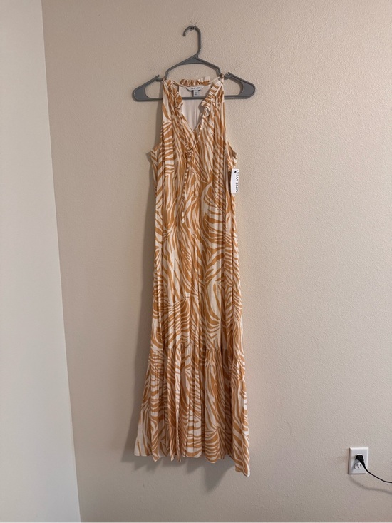 Nine West Dresses & Skirts - Nine West Cream & Tan Sleeveless Printed Maxi Dress